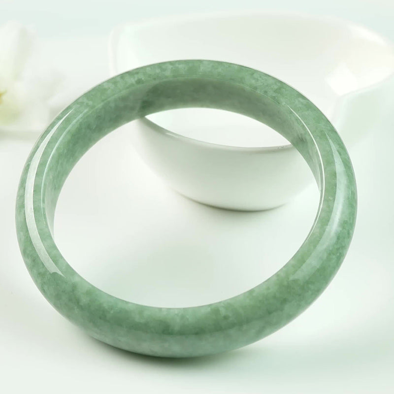 Grünes Jade Armband Glück Wohlstand Balance eleganter Naturstein glänzend