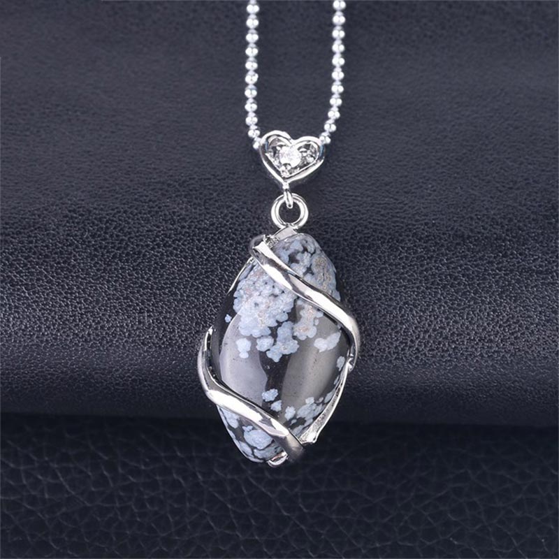 Schneeweiße Kristall Kette mit grauem Naturstein Marquise Anhänger