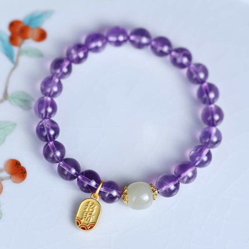 Armband Amethyst Kristall mit Jade Anhänger elastisch getragen