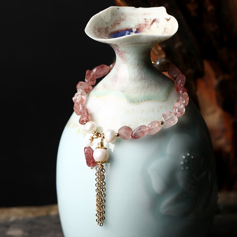 Armband Erdbeerquarz Perle weiße Keramik Vase elegantes Schmuckstück Heilung Liebe