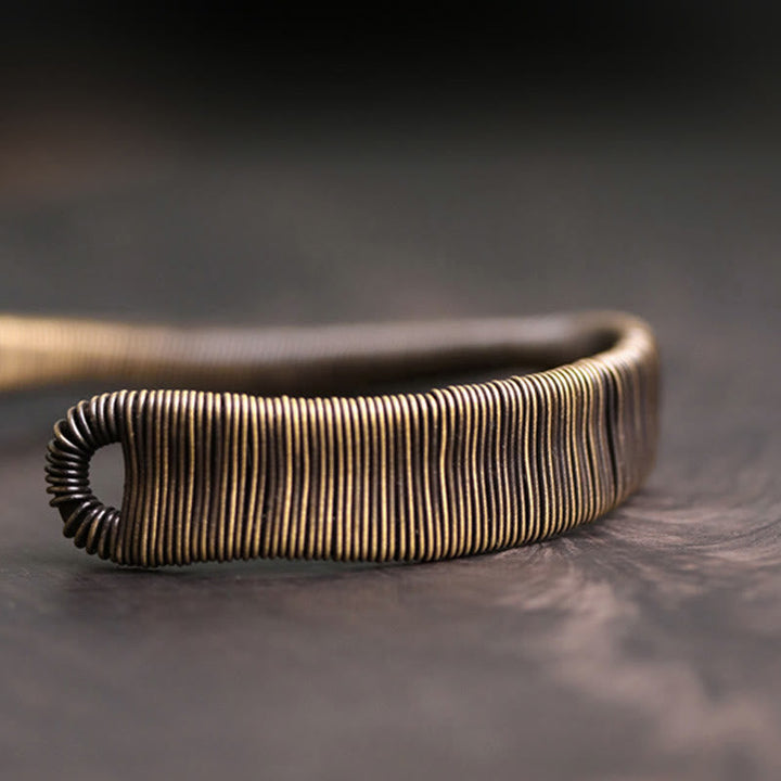 Kupfer Armband mit Spiralstruktur Glück Wohlstand Balance Design elegant