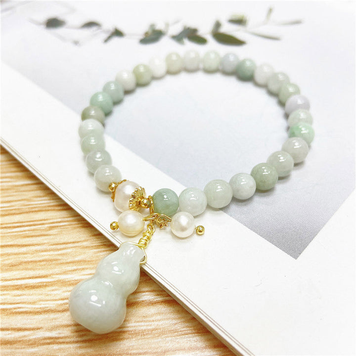 Jade Armband mit Perlen Anhänger elegantes Schmuckstück Naturstein grün weiß