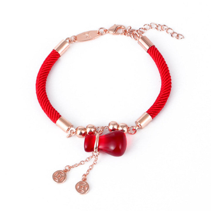 Armband Roter Achat mit rosegoldenem Verschluss elegant präsentiert