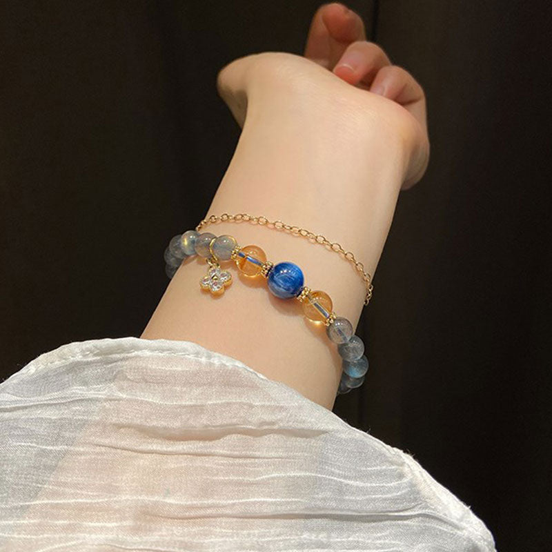 Armband Mondstein Mond Heilung Energie Perlen Handgelenk getragen