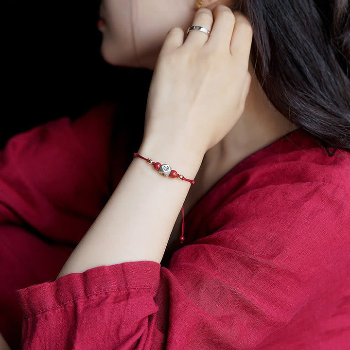 Rotes Armband 925 Silber Zinnober Chinesisches Tierkreis Handgelenk getragen