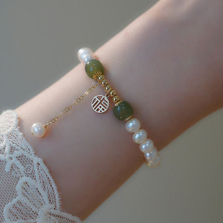 Armband Perle Jade – Glück mit grünen Steinen elegant getragen
