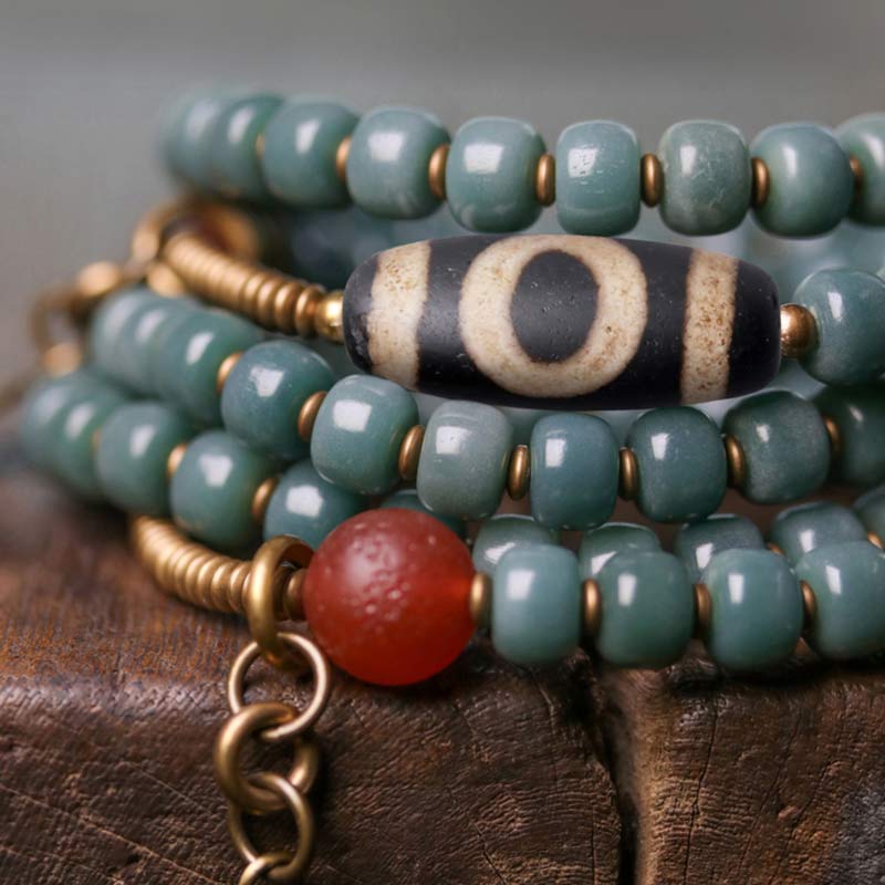 Mala 108 Perlen Bodhi Energie grüne Perlen bronzefarbene Spacer Armband
