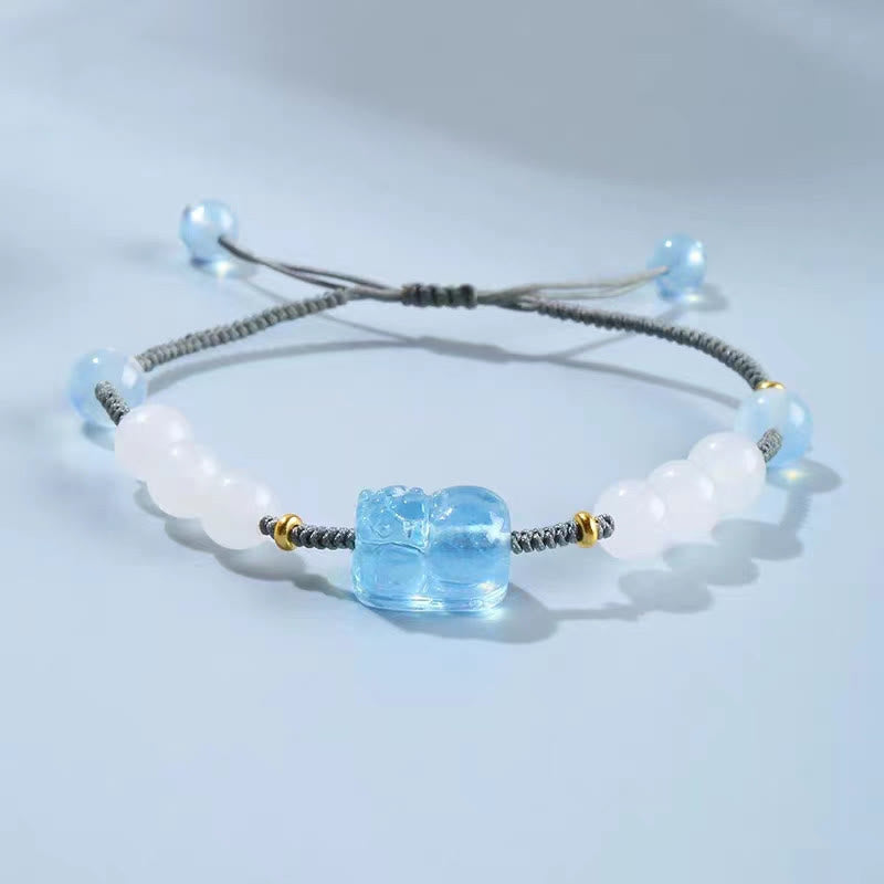 Armband weiße Jade Aquamarin Pixiu elastisch Naturstein getragen blau weiß
