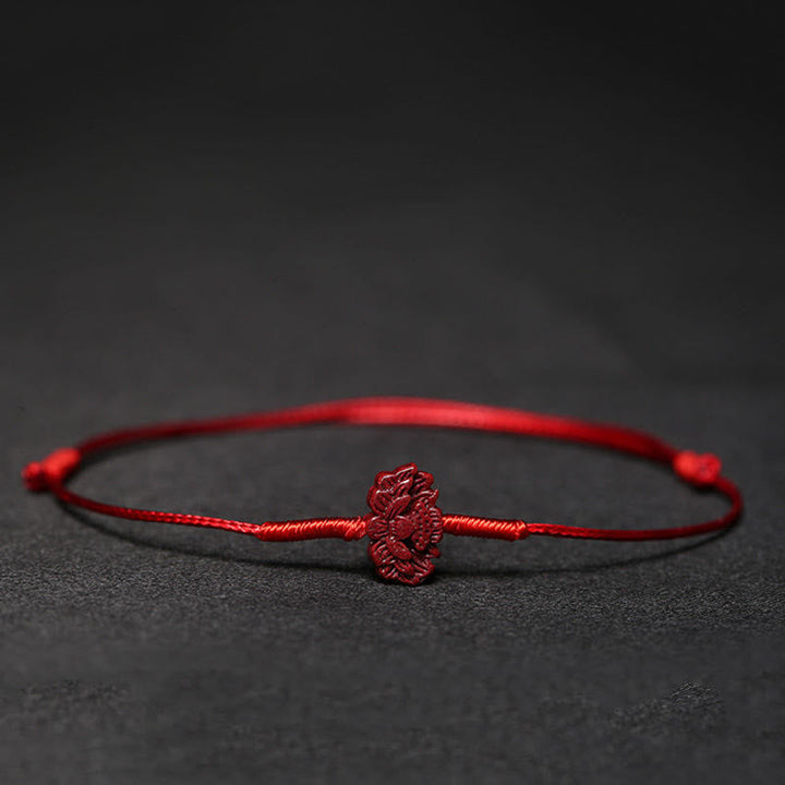 Rotes Armband Zinnober Koi Fisch Liebe Segen Flachaufnahme elastisch