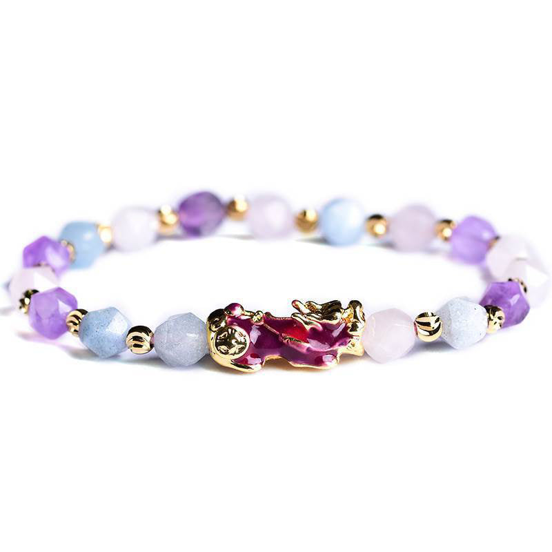 Armband Amethyst Pixiu – Glück mit lila Steinen und Goldelementen