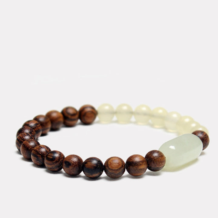 Armband Sandelholz Jade – Glück & Fülle elastisch Naturstein braun cremeweiß
