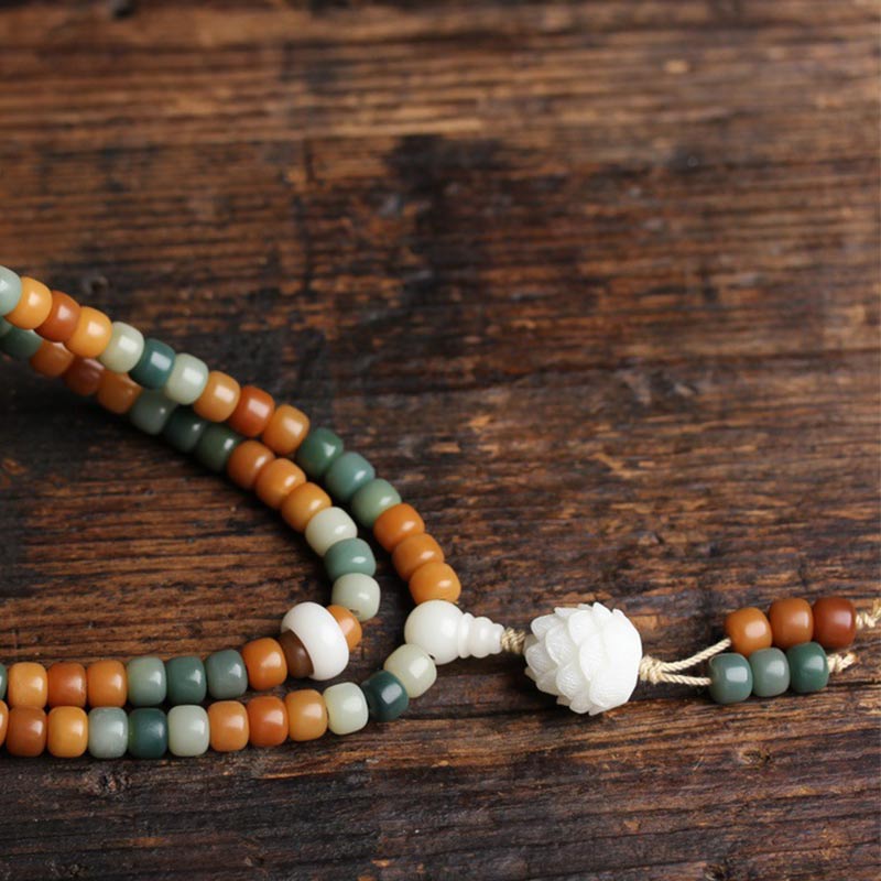 Armband Bodhi Lotus – Harmonie mit Natursteinen Holzperlen Weiß