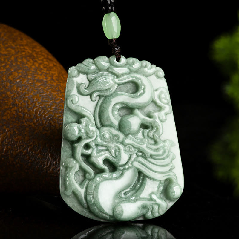 Jade Anhänger Drache Schutz Glück Stein