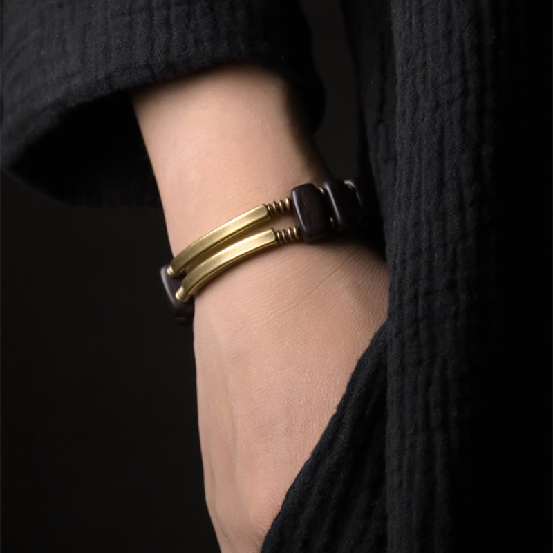 Armband Kupfer Ebenholz Balance Energie am Handgelenk getragen elegant