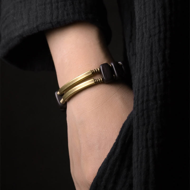 Armband Kupfer Ebenholz Balance Energie am Handgelenk getragen elegant