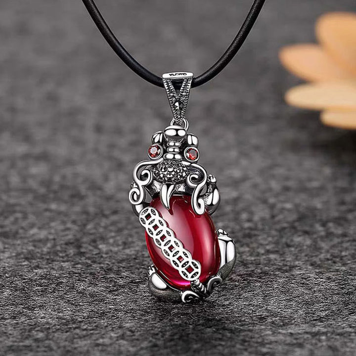 Pixiu Anhänger Granat Kette Glücksbringer Silber