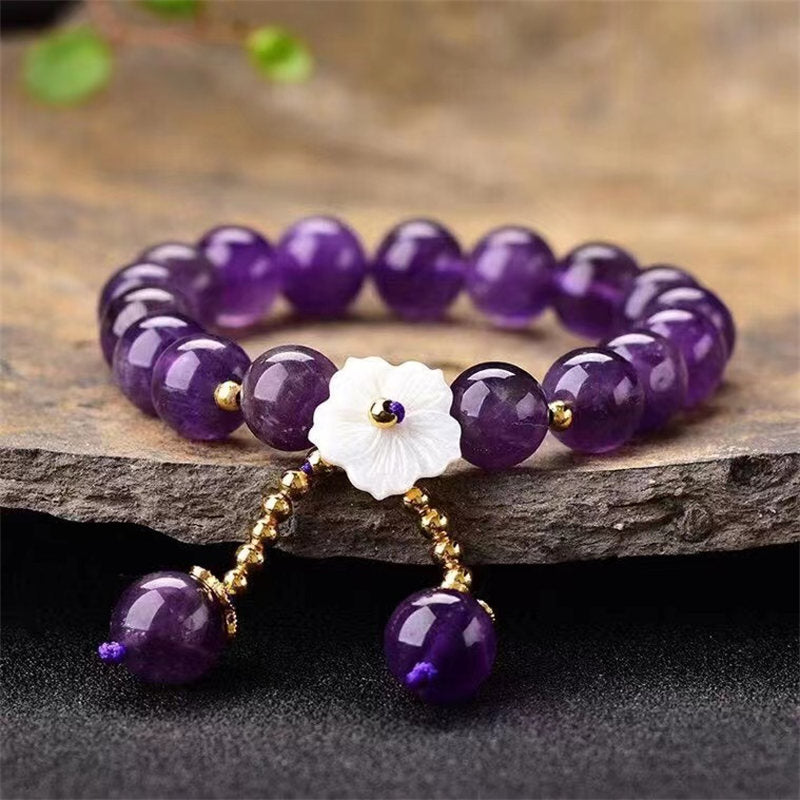 Armband Amethyst Kristall – Heilung mit weißer Blüte Anhänger elegant