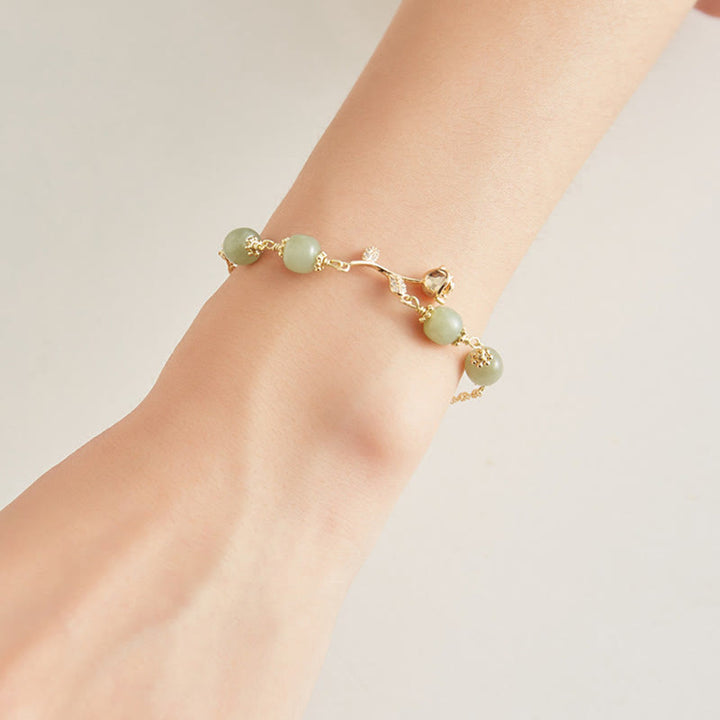 Armband Jade – Glück & Stärke grüne Perlen goldene Glieder elegant