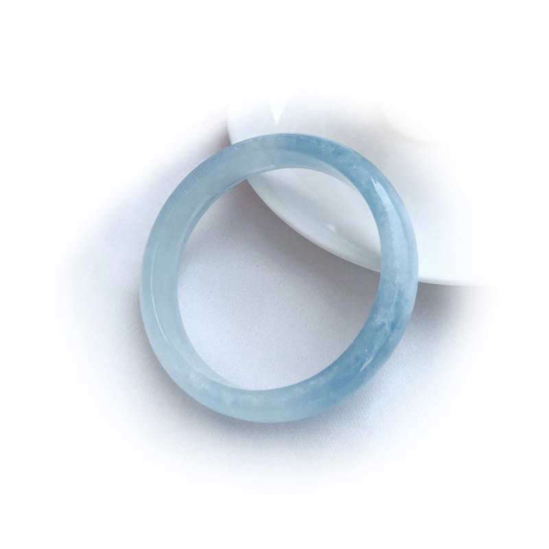 Armband Aquamarin – Segen Balance hellblauer Stein elastisch getragen