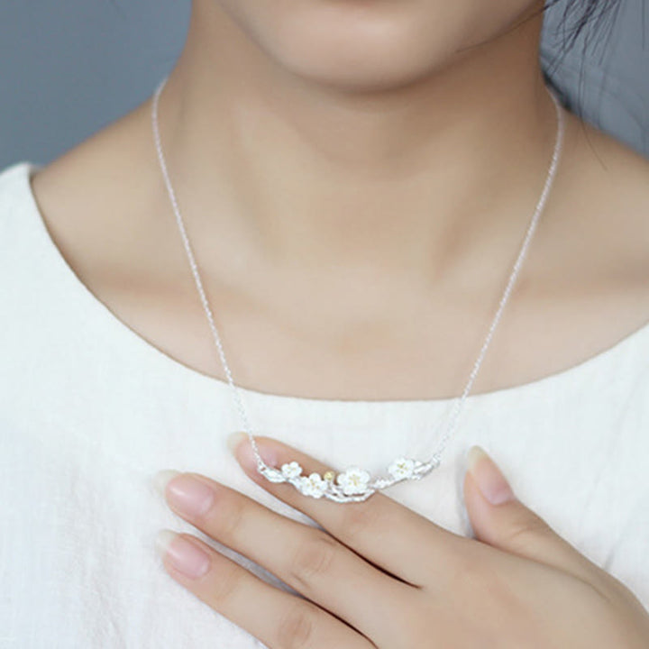 Halskette Damenschmuck Silber Blütenform Elegant