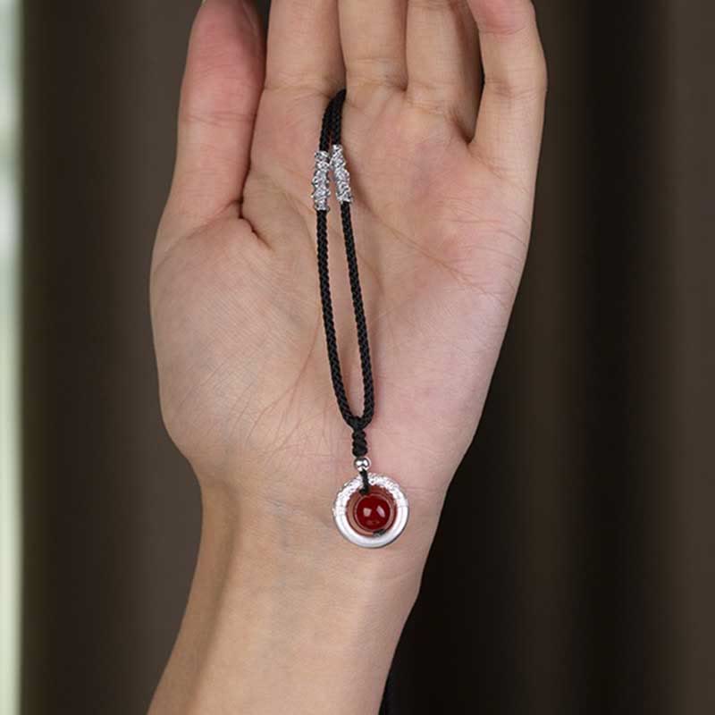 Anhänger, Kette, Roter Achat, Hand, Größe