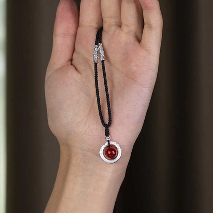 Anhänger, Kette, Roter Achat, Hand, Größe