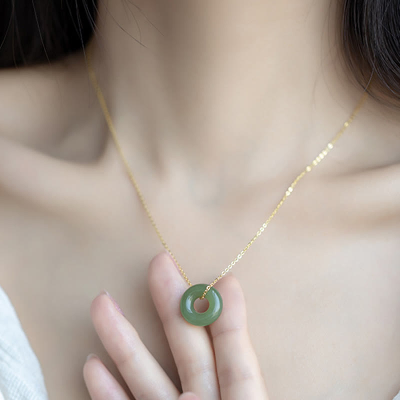 Jade Anhänger Kette Gold Friedensschnalle