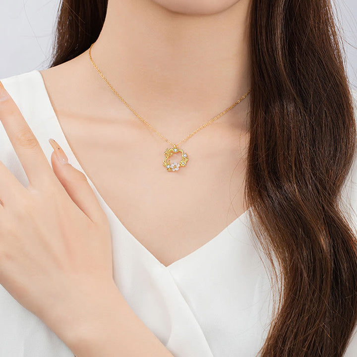 Goldkette, Blütenanhänger, elegant, damenhaft