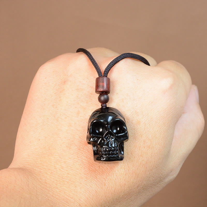 Totenkopf Kette Obsidian Erfüllung