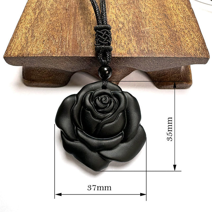 Kette Obsidian Rose Anhänger Präsentation