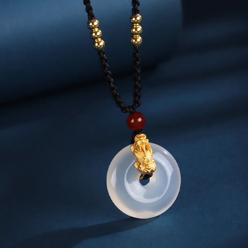 Schwarze Perlenkette weißer Jade Anhänger Pixiu Amulett Wohlstandssymbol