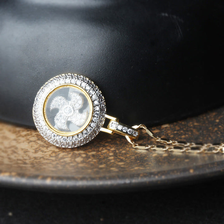 Tibetische Kette Medaillon Anhänger mit Kristallen Gold elegant