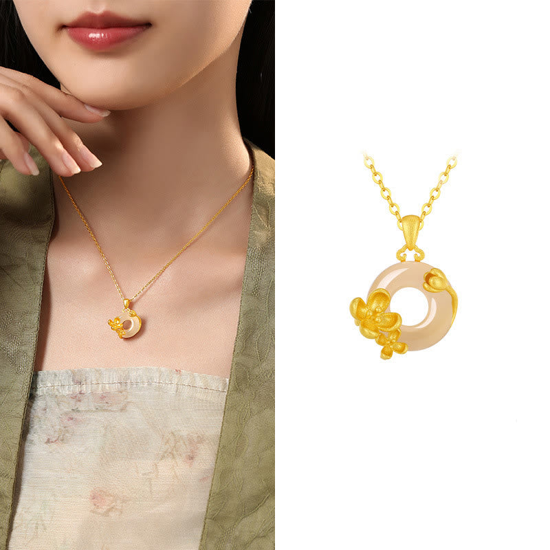 Goldkette Mond Anhänger Blume Design elegant am Hals getragen