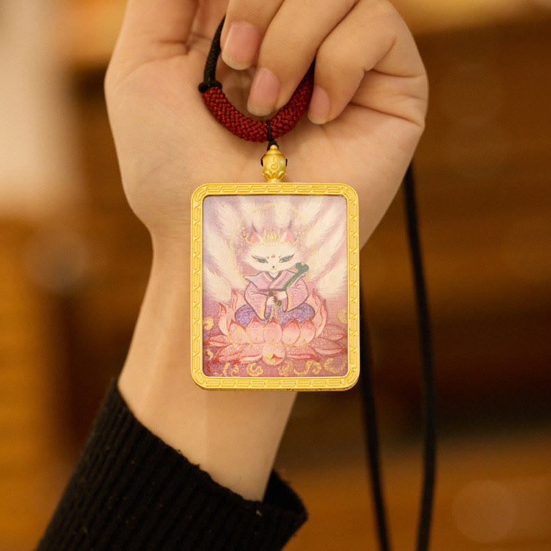 Rote Kette mit Amulett goldener Rahmen spirituelle Katze Lotos