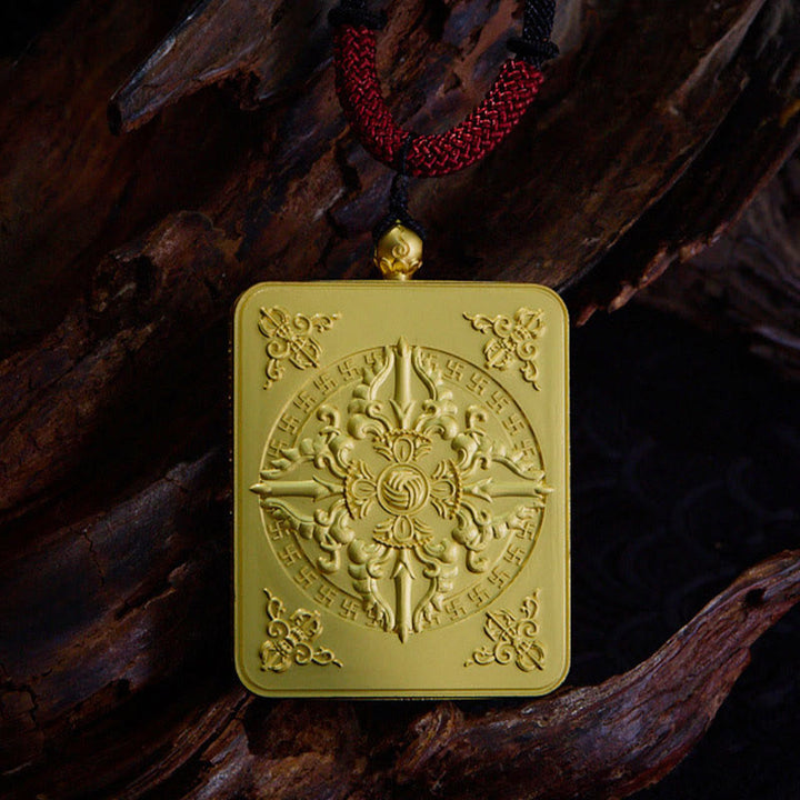 Goldener quadratischer Anhänger Tibet-Mandala ornamental mit roter Perlenkette