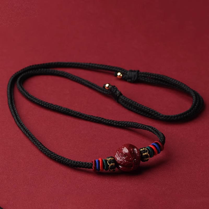 Kette Zinnober Chinesischer Tierkreis – Segen mit rotem Anhänger schwarze Schnur