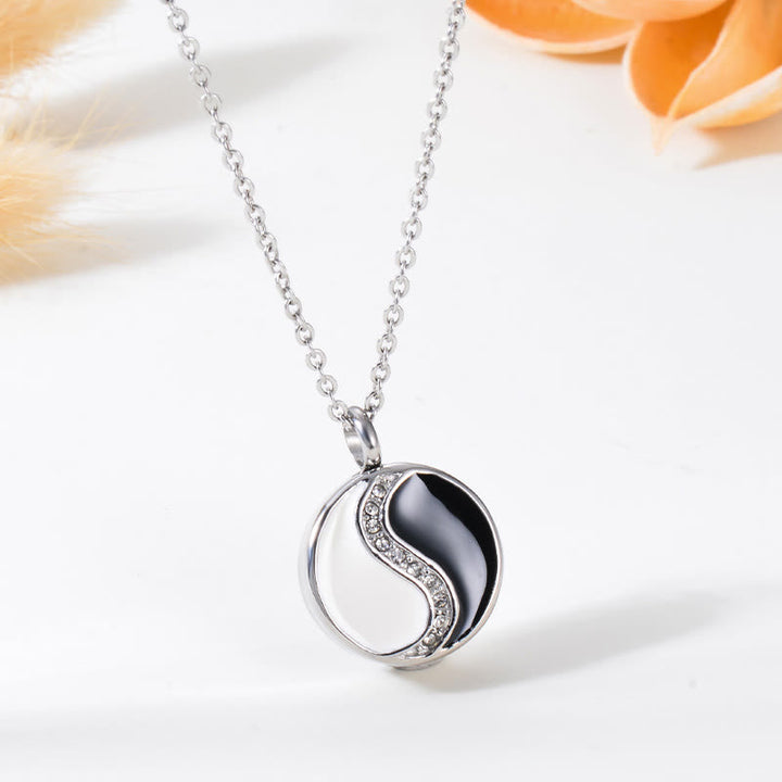 Yin Yang Anhänger Kette Titanstahl schwarz weiß Harmonie