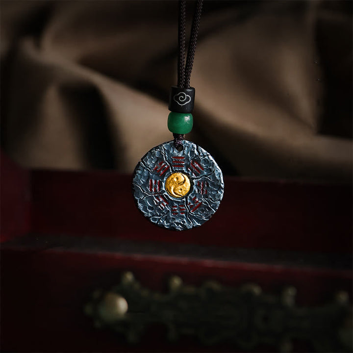 Silberner Yin Yang Anhänger Kette mit grüner Jade Naturstein