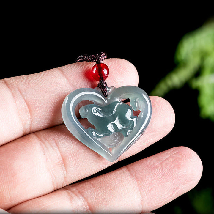 Jade Anhänger Hase Herz Natur Liebe mit roter Perle