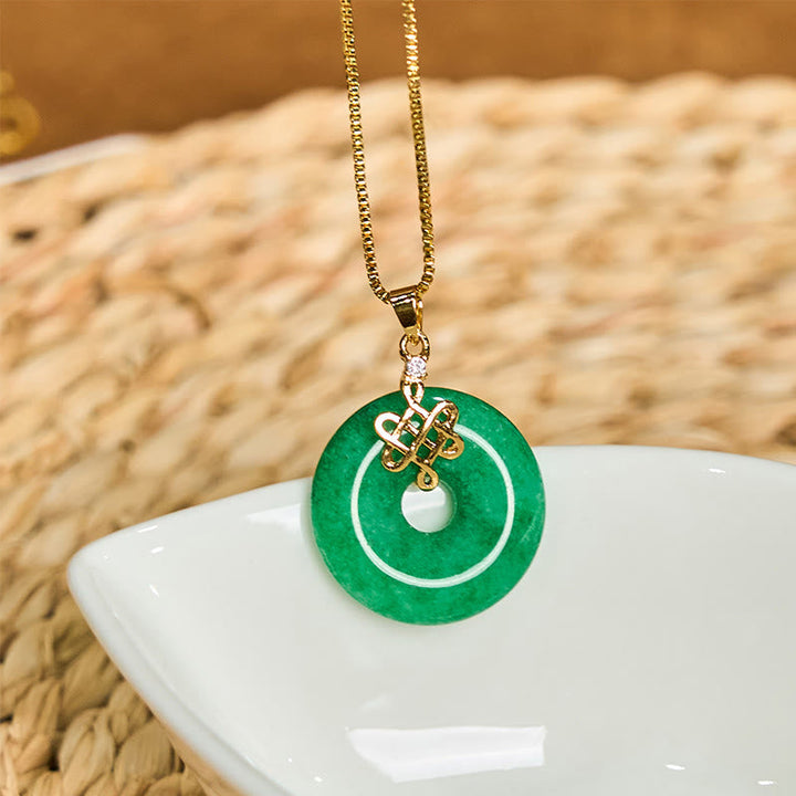 Grüne Jade Kette eleganter Knoten Schnalle Naturstein Anhänger Frieden