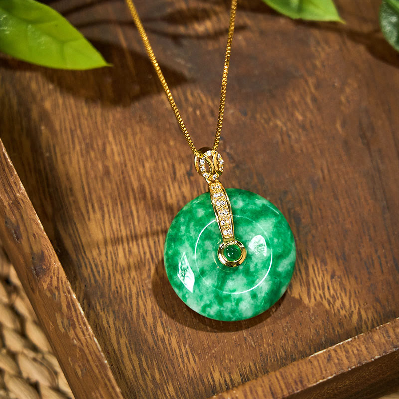 Grüne Jade Kette mit goldener Schnalle Heilstein Anhänger Naturstein
