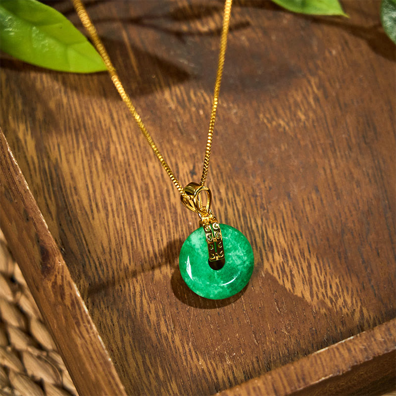 Grüne Jade Kette Donut Anhänger goldene Schnalle Heilung Stein