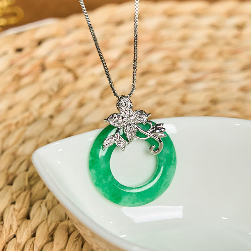 Cyan Jade Kette Blume Anhänger Schnalle am Hals getragen Naturstein