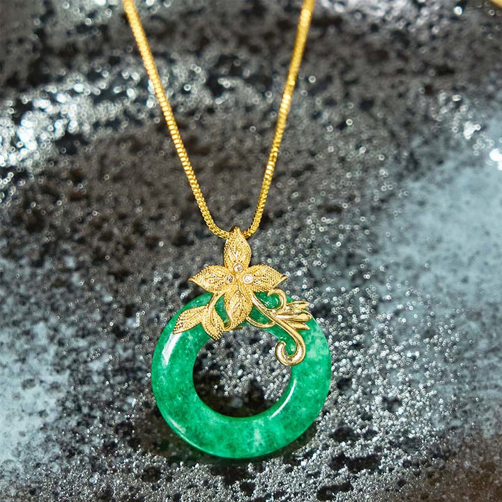 Cyan Jade Kette mit goldener Blume Schnalle Anhänger grüner Naturstein Heilung