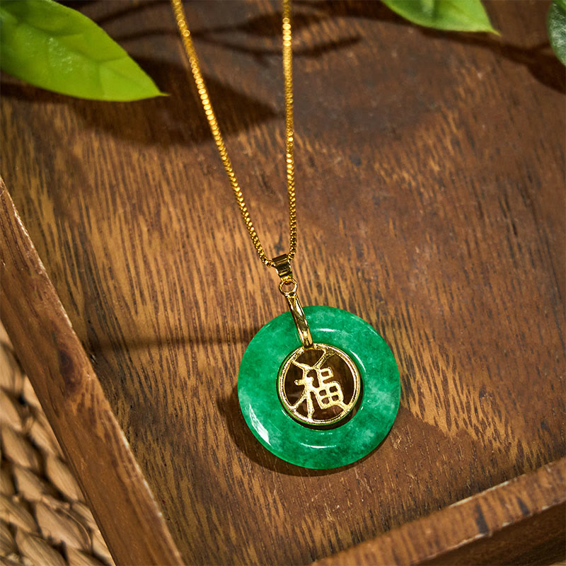 Grüne Jade Kette goldene Fu-Schnalle Anhänger Heilung Naturstein