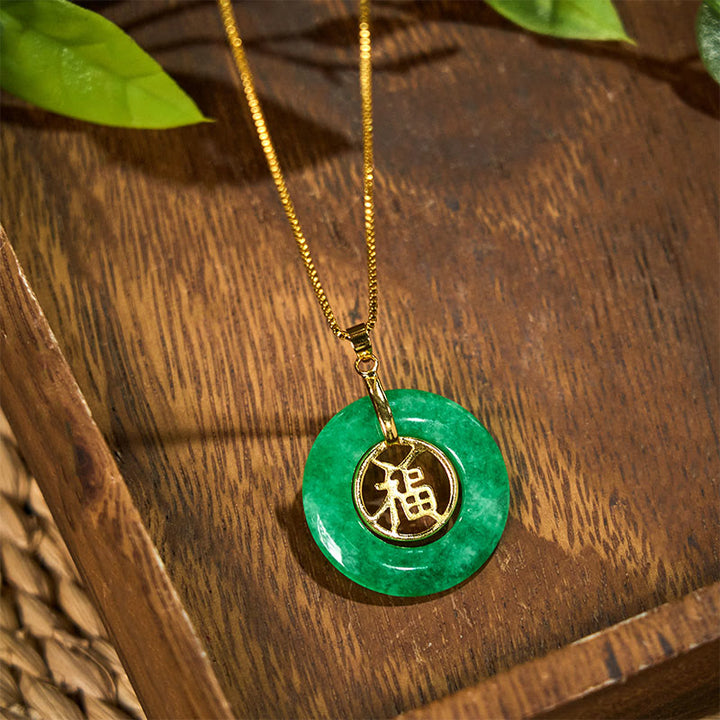 Grüne Jade Kette goldene Fu-Schnalle Anhänger Heilung Naturstein