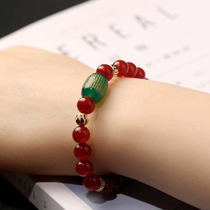 Armband Roter Achat mit grünem Kristall Naturstein elastisch getragen