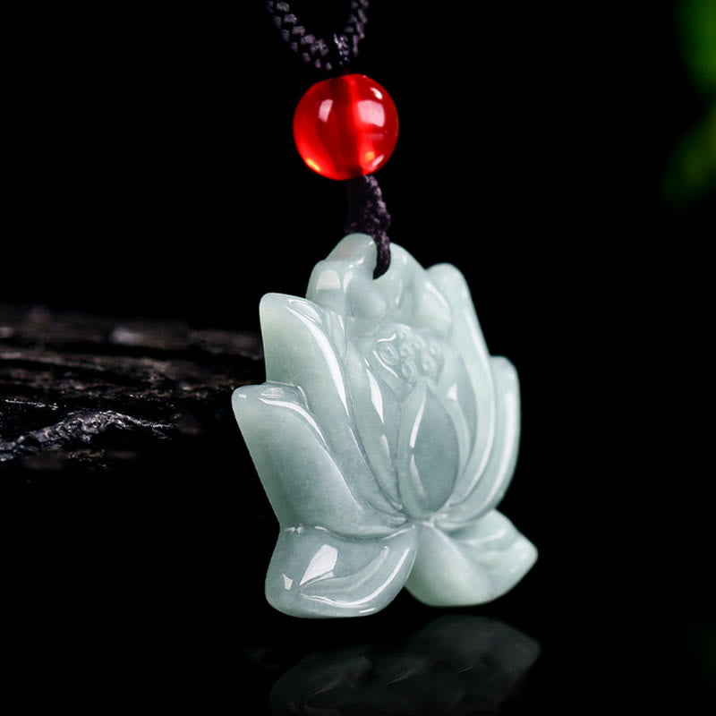 Jade Lotus-Blume Kette Anhänger rot geschnitzt Wohlstand Symbol