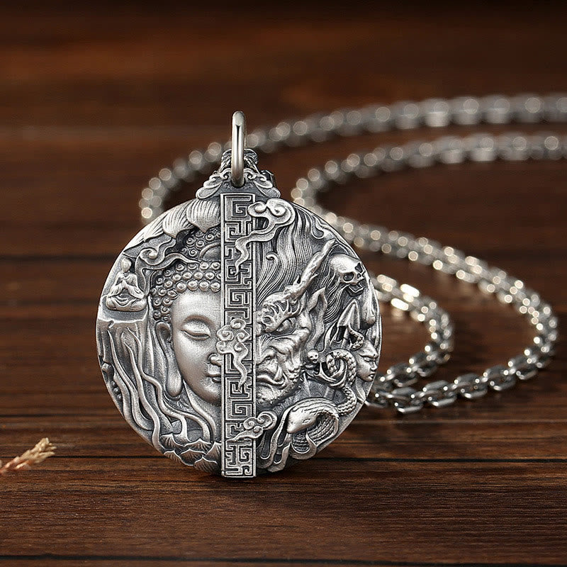Kette Kupfer Buddha Mitgefühl Anhänger Yin Yang Design silbern Holzgrund