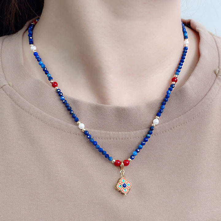 Blaue Lazurit Kette mit roten Perlen Buddha Anhänger elegant